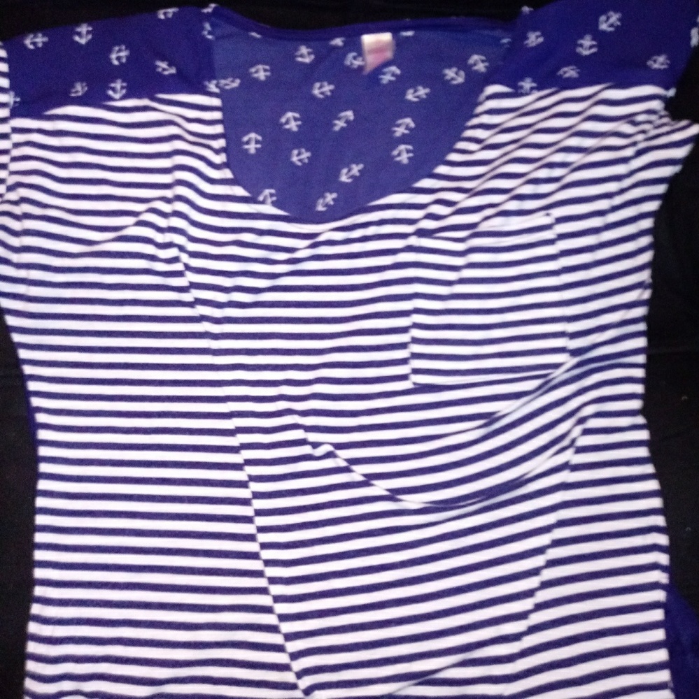 Short sleeve top